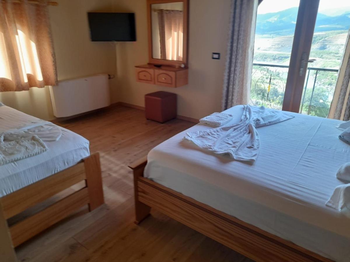 Hostel Bujtina Te Xhako Përmet Exterior foto