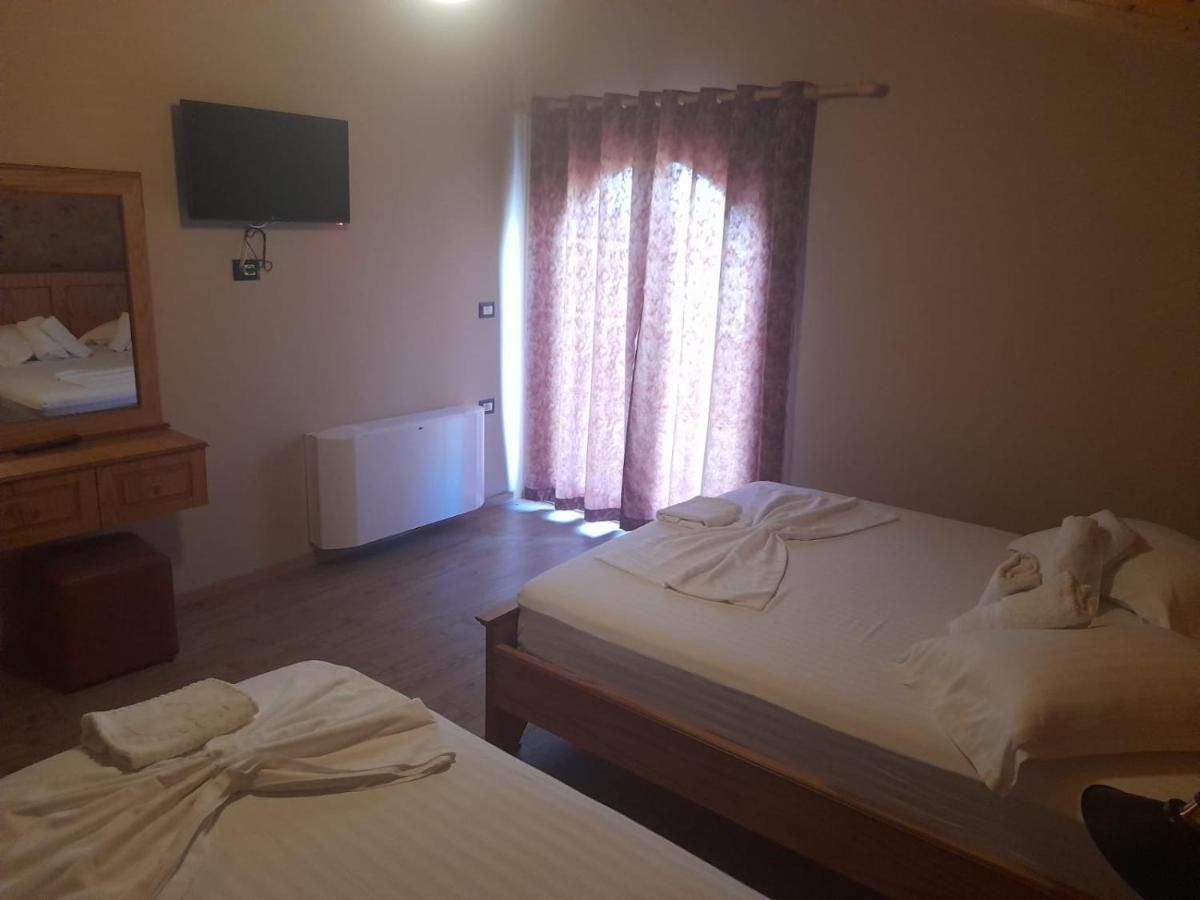 Hostel Bujtina Te Xhako Përmet Exterior foto