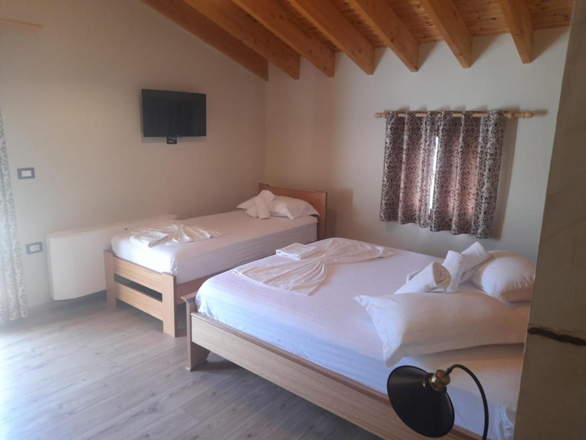 Hostel Bujtina Te Xhako Përmet Exterior foto