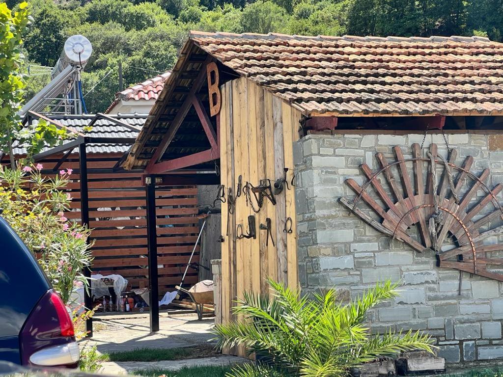 Hostel Bujtina Te Xhako Përmet Exterior foto